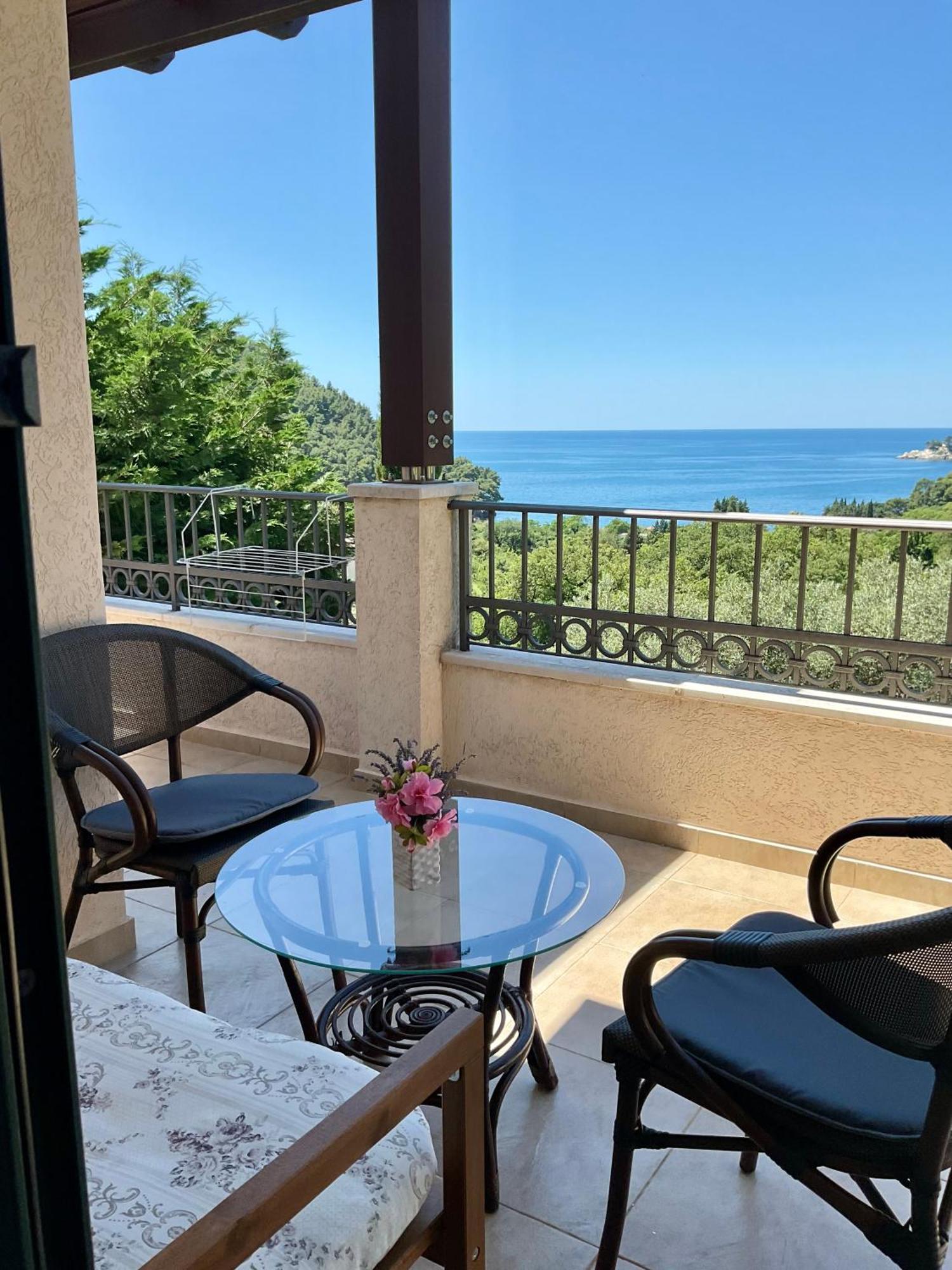 Bay View Apartments Petrovac Exterior photo